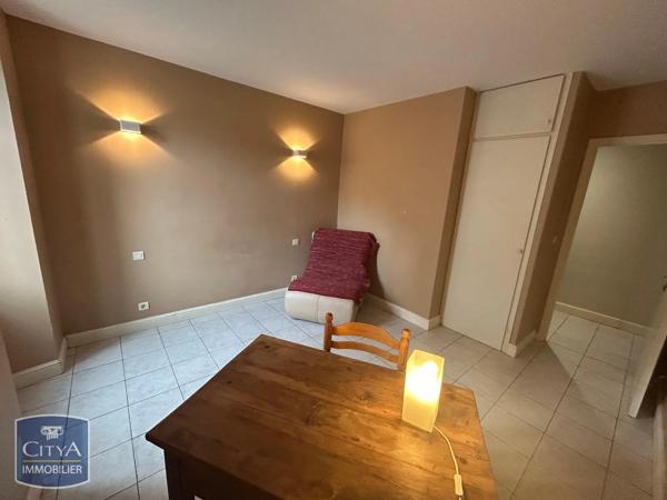 Appartement à louer 3 pièces 65.9m² Albi (81000)