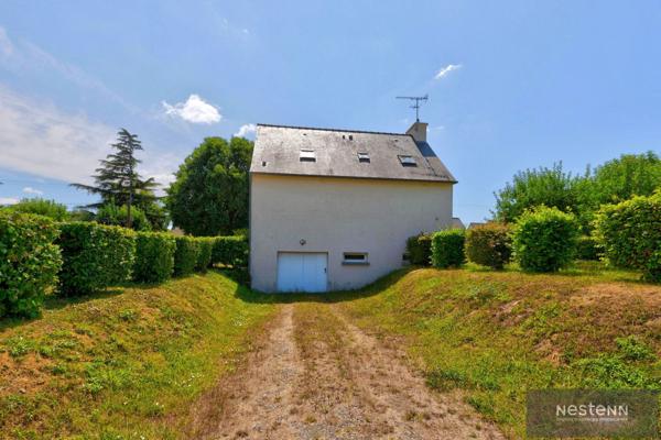 A VENDRE - Maison familiale 4 chambres sur sous-sol complet, dans un hameau recherché à seulement 2.5km du bourg d'HILLION