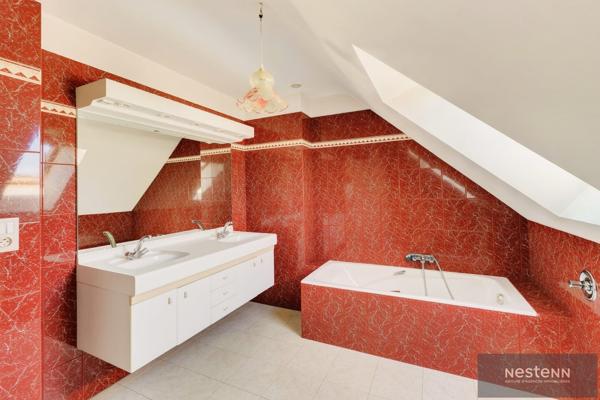 A VENDRE - Maison familiale 4 chambres sur sous-sol complet, dans un hameau recherché à seulement 2.5km du bourg d'HILLION