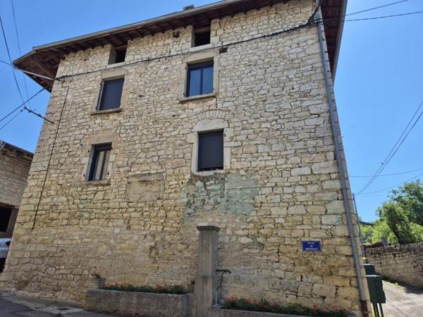 Maison à vendre 119 460 € Poncin 3 p 99 m² DPE E