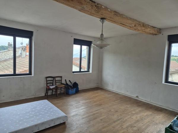 Maison à vendre 119 460 € Poncin 3 p 99 m² DPE E