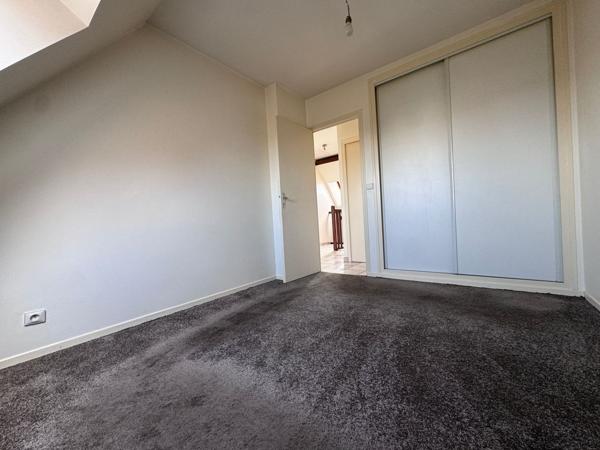 Duplex lumineux ? Dernier étage ? Faibles charges ? 2 Chambres