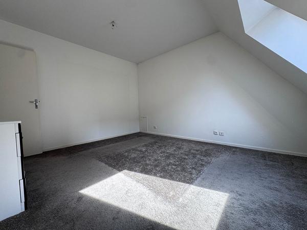 Duplex lumineux ? Dernier étage ? Faibles charges ? 2 Chambres