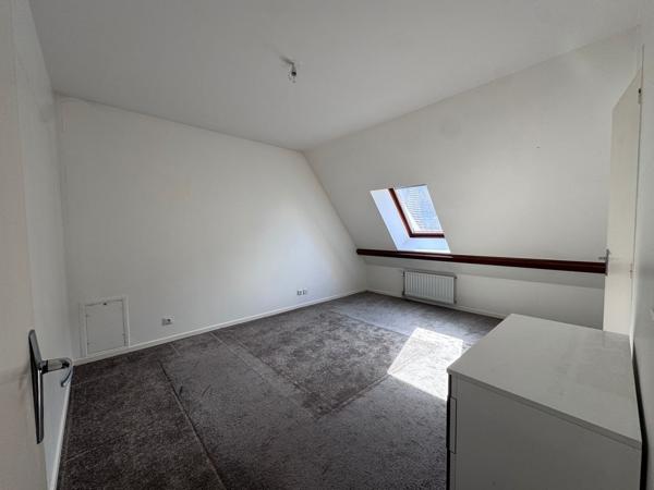 Duplex lumineux ? Dernier étage ? Faibles charges ? 2 Chambres