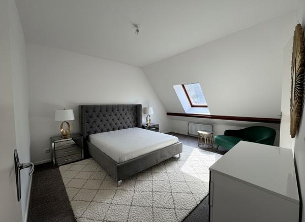 Duplex lumineux ? Dernier étage ? Faibles charges ? 2 Chambres