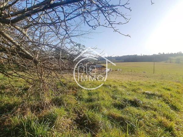 Saint-Méard-de-Gurçon terrain constructible – 1370 m²