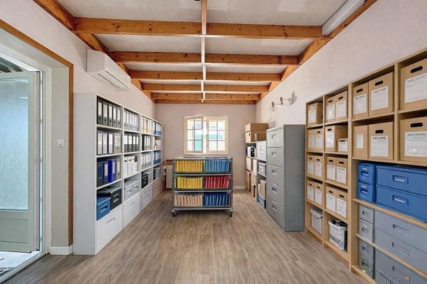 Maison avec local professionnel à Saint-Étienne-de-Chigny – 203 m² – Habitation + activité indépendante