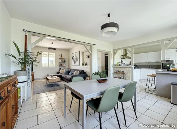 Maison avec local professionnel à Saint-Étienne-de-Chigny – 203 m² – Habitation + activité indépendante