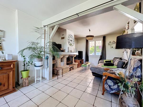 Maison avec local professionnel à Saint-Étienne-de-Chigny – 203 m² – Habitation + activité indépendante