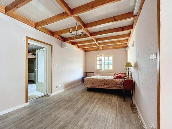 Maison avec local professionnel à Saint-Étienne-de-Chigny – 203 m² – Habitation + activité indépendante