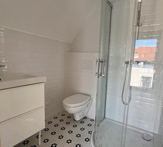 Montreuil (93100) Place Carnot ! Maison 4 chambres place Carnot . Idéale co-living ou grande famille