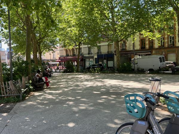 Montreuil (93100) Place Carnot ! Maison 4 chambres place Carnot . Idéale co-living ou grande famille