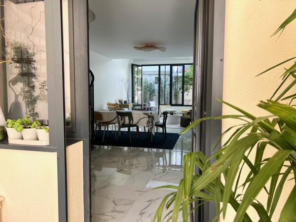 Montreuil (93100) Place Carnot ! Maison 4 chambres place Carnot . Idéale co-living ou grande famille