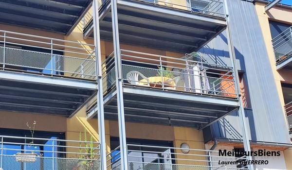 Très bel appartement sénior 2 pièces avec sa terrasse et son parking privé en sous-sol