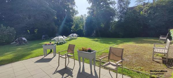 Très bel appartement sénior 2 pièces avec sa terrasse et son parking privé en sous-sol