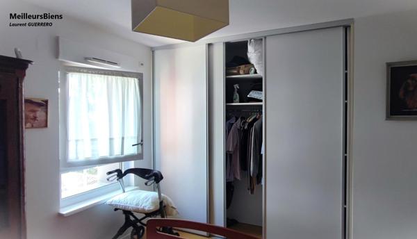 Très bel appartement sénior 2 pièces avec sa terrasse et son parking privé en sous-sol