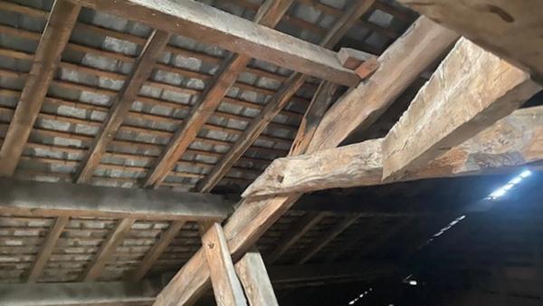 Dpt Charente (16), à vendre BARBEZIEUX SAINT HILAIRE immeuble de rapport