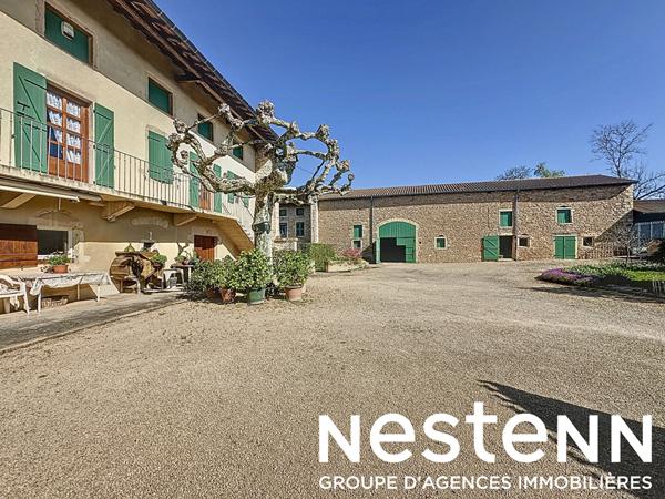 A vendre : Magnifique Propriété avec dépendances et jardin - à 10 minutes de Mâcon (71000)