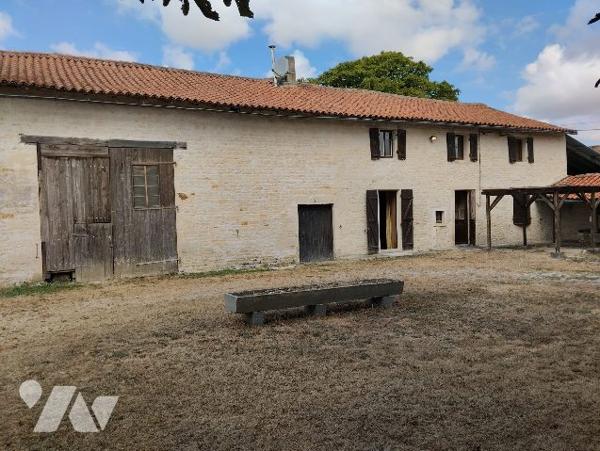 MAISON DE CAMPAGNE A FINIR DE RENOVER