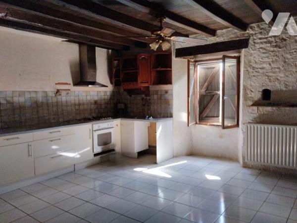 MAISON DE CAMPAGNE A FINIR DE RENOVER