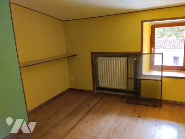 MAISON DE CAMPAGNE A FINIR DE RENOVER