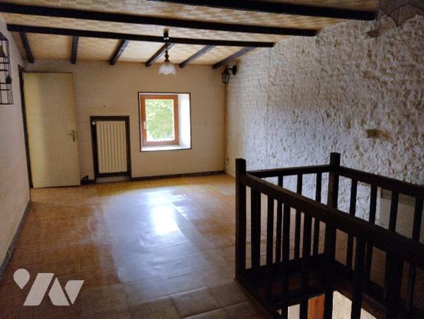 MAISON DE CAMPAGNE A FINIR DE RENOVER