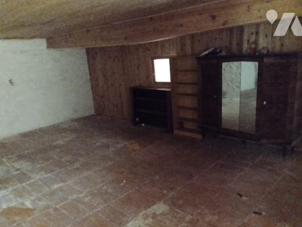 MAISON DE CAMPAGNE A FINIR DE RENOVER