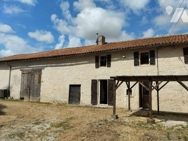 MAISON DE CAMPAGNE A FINIR DE RENOVER