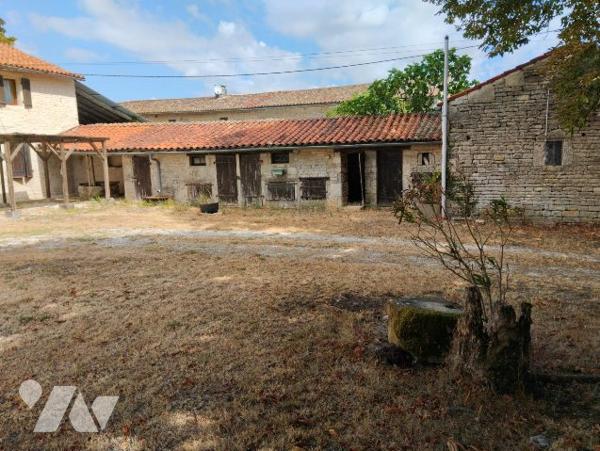 MAISON DE CAMPAGNE A FINIR DE RENOVER