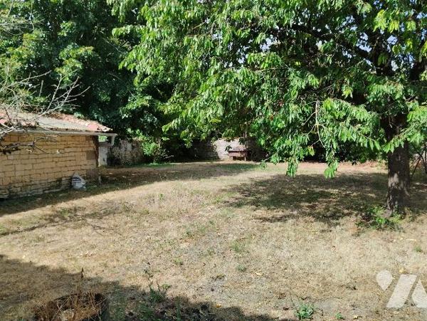 MAISON DE CAMPAGNE A FINIR DE RENOVER