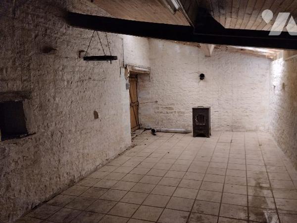 MAISON DE CAMPAGNE A FINIR DE RENOVER