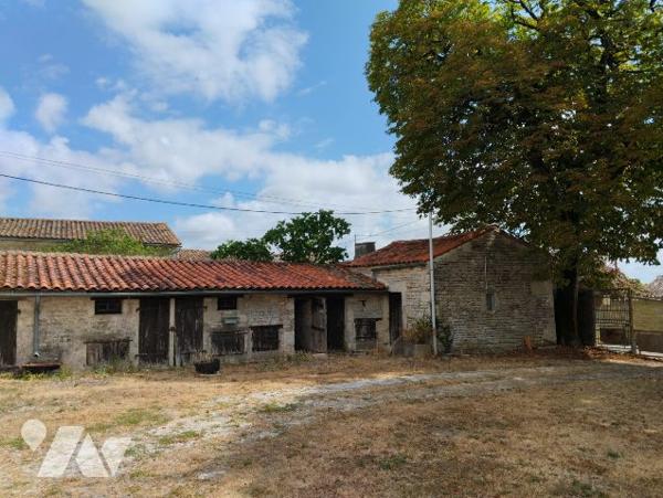 MAISON DE CAMPAGNE A FINIR DE RENOVER