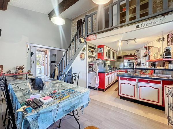Maison à CHATEAUNEUF-GRASSE, 06740 - 7 pièces 148m²