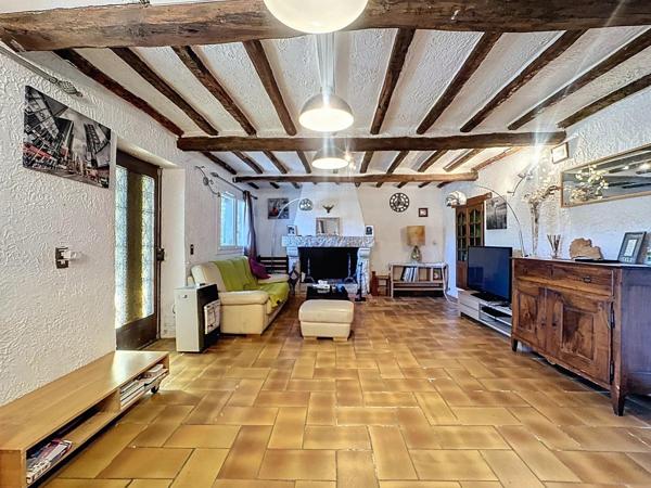 Maison à CHATEAUNEUF-GRASSE, 06740 - 7 pièces 148m²