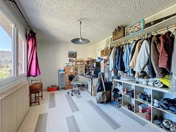 Maison à CHATEAUNEUF-GRASSE, 06740 - 7 pièces 148m²