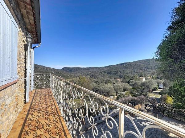 Maison à CHATEAUNEUF-GRASSE, 06740 - 7 pièces 148m²