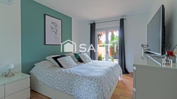 Villa traditionnelle, 7 pièces, piscine et garage