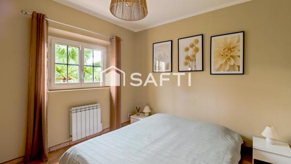 Villa traditionnelle, 7 pièces, piscine et garage