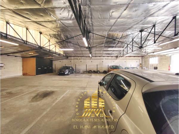BORDEAUX BASTIDE GARAGE/ ENTREPÔT OFFRANT DE NOMBREUSES POSSIBILITÉS D’AMÉNAGEMENT !