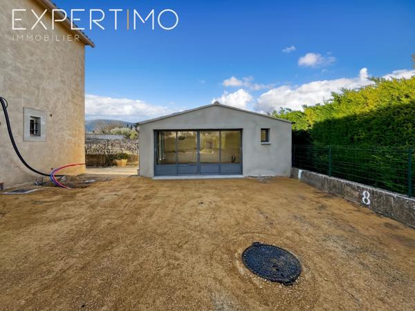 Bonnieux (84480) Logement neuf indépendant dans copropriété avec piscine