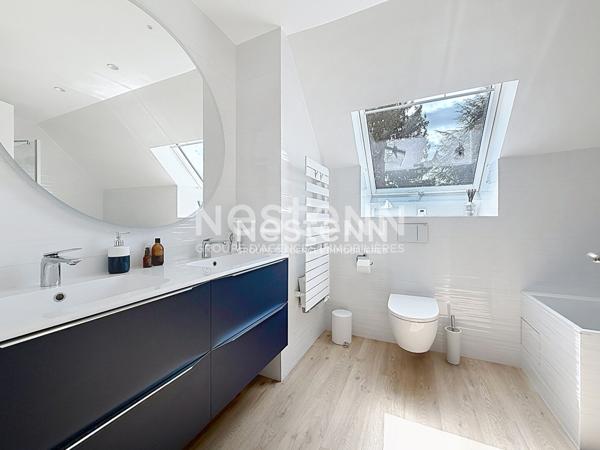 Voisins le Bretonneux quartier CHAMFLEURY : Magnifique maison avec de grandes prestations, 7 pièce(s) 5 chambres, 169m².