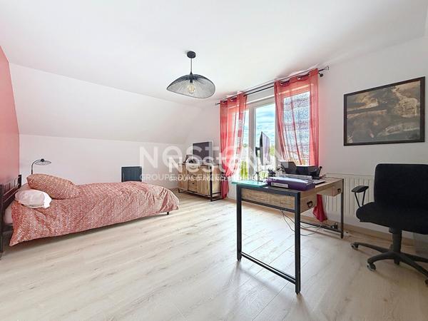 Voisins le Bretonneux quartier CHAMFLEURY : Magnifique maison avec de grandes prestations, 7 pièce(s) 5 chambres, 169m².