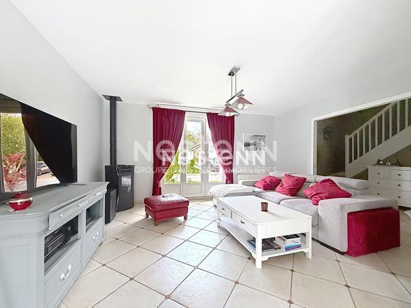 Voisins le Bretonneux quartier CHAMFLEURY : Magnifique maison avec de grandes prestations, 7 pièce(s) 5 chambres, 169m².