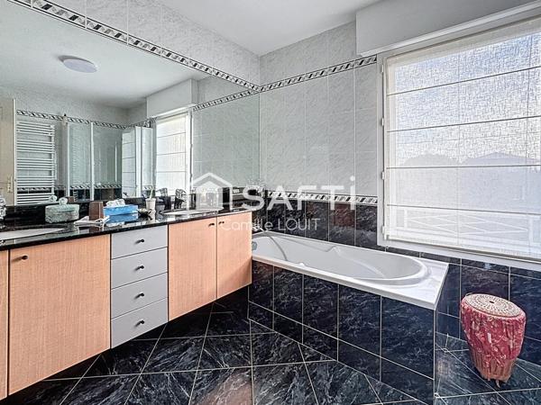 Maison familiale avec piscine – volumes, confort et qualité de vie