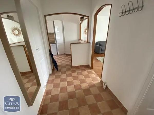 Appartement à louer 2 pièces 48.97m² Orléans (45000)