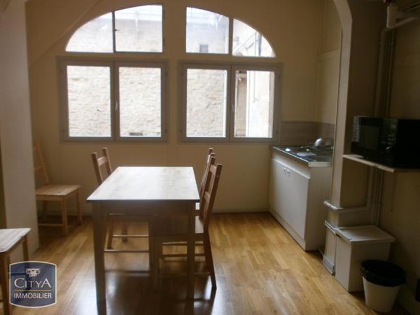 Appartement à louer 1 pièce 24.7m²