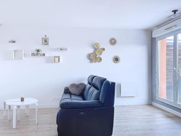 T2 , terrasse et parking privatif en centre ville