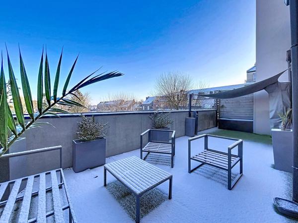 T2 , terrasse et parking privatif en centre ville