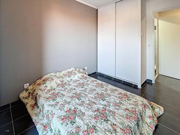 T2 , terrasse et parking privatif en centre ville