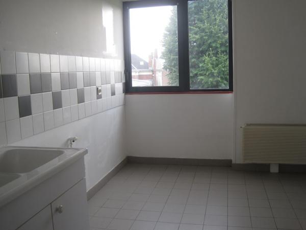 A LOUER APPARTEMENT PROCHE CENTRE VILLE DE ST QUENTIN 02100